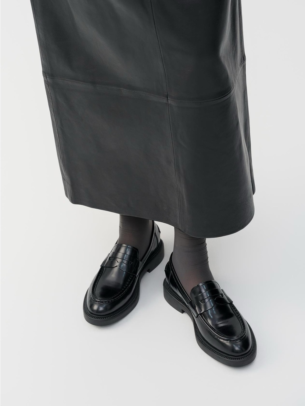 NWT Vagabond “Alex W” black leather loafers